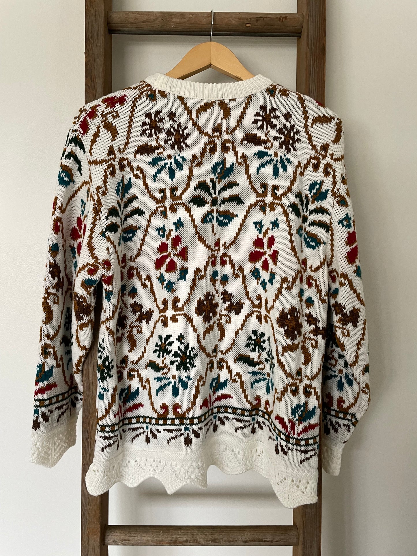 Vintage Scalloped Hem Sweater Size Small