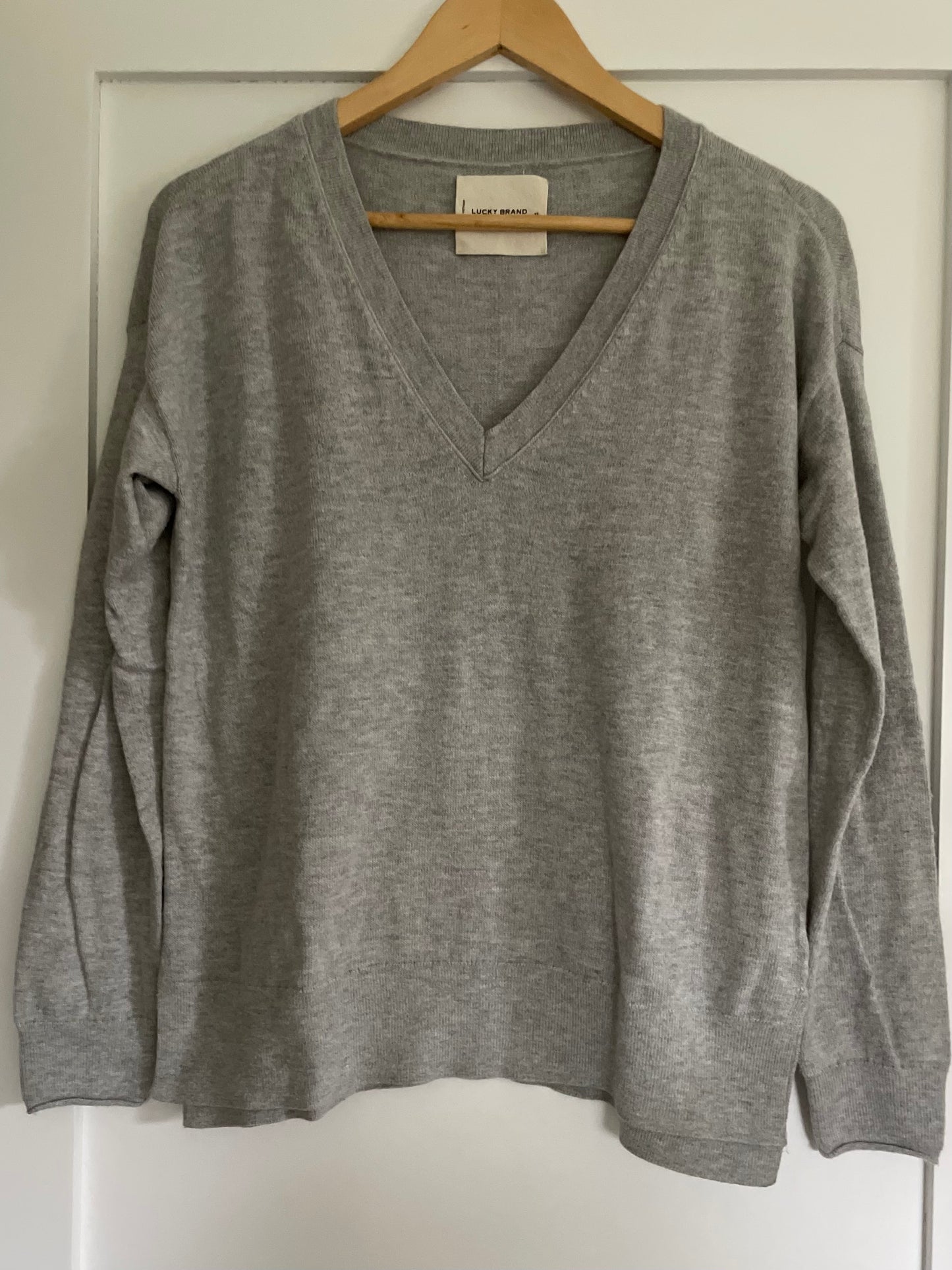 Lucky Brand Casual Gray V-Neck Sweater Size XS